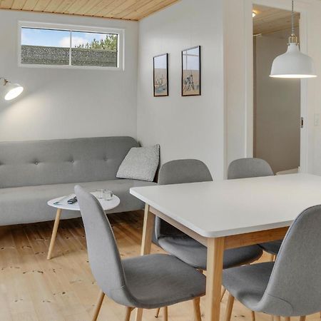 2 Bedroom Gorgeous Apartment In Vaeggerlose Bøtø By Eksteriør billede